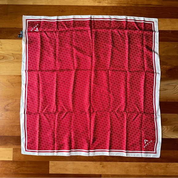 100% square silk scarf - Picture 3 of 4